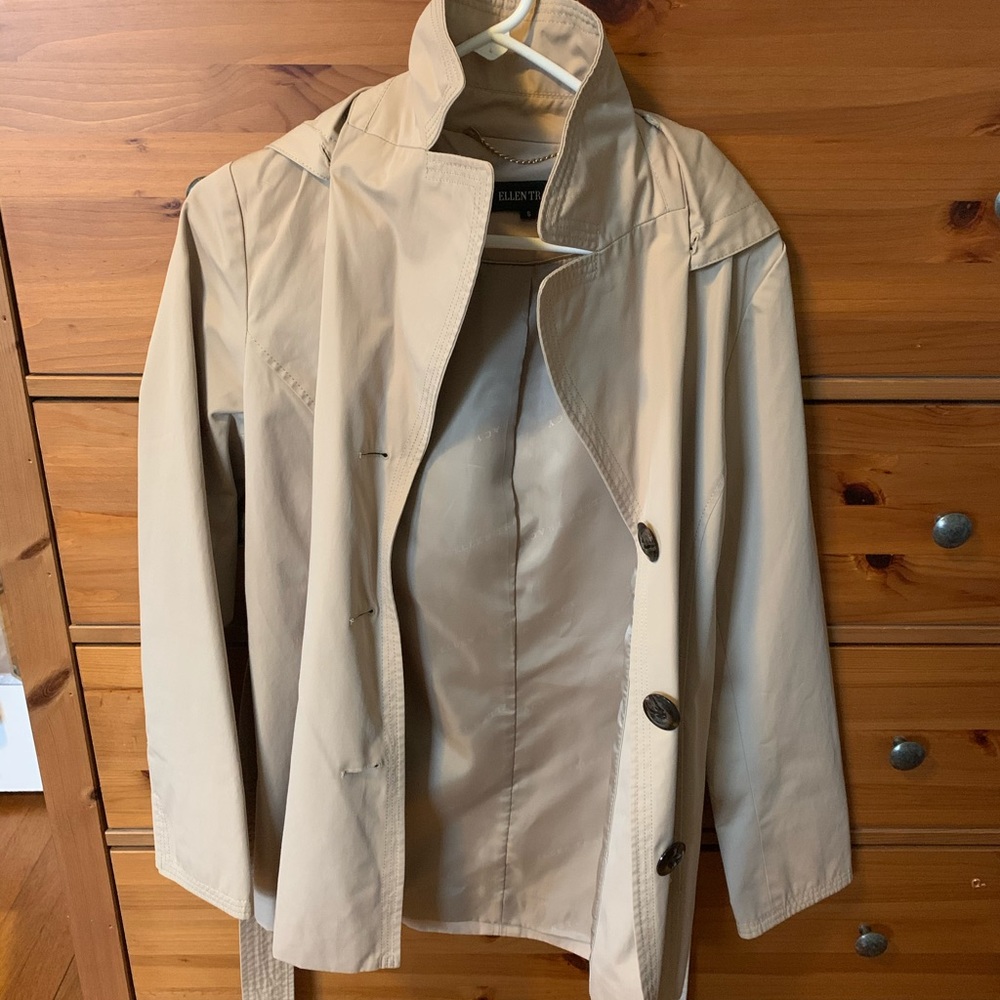 Women’s short belted trench coat